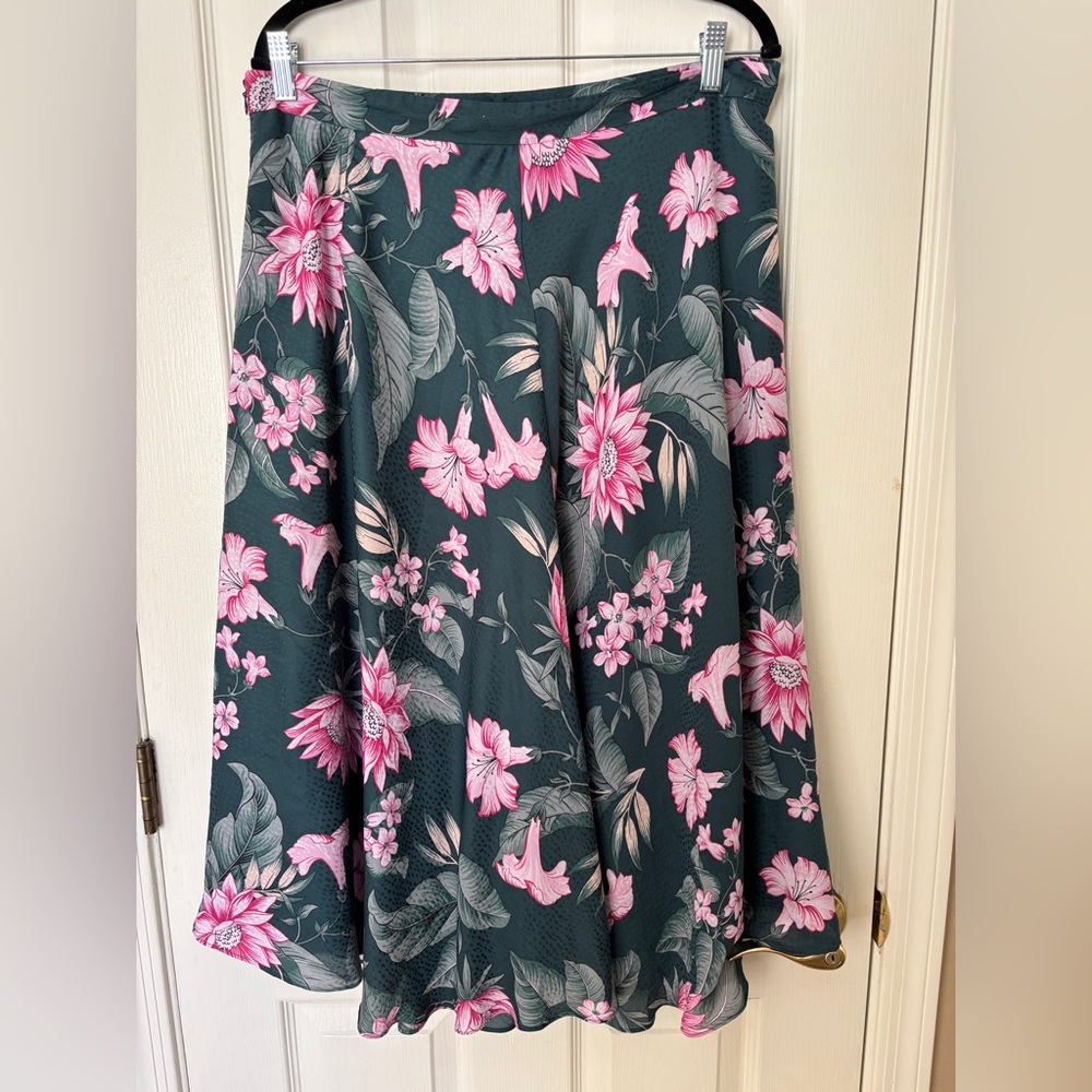 Ann Taylor Dark Green and Pink Floral A-Line Skirt Lined Women’s Size 12